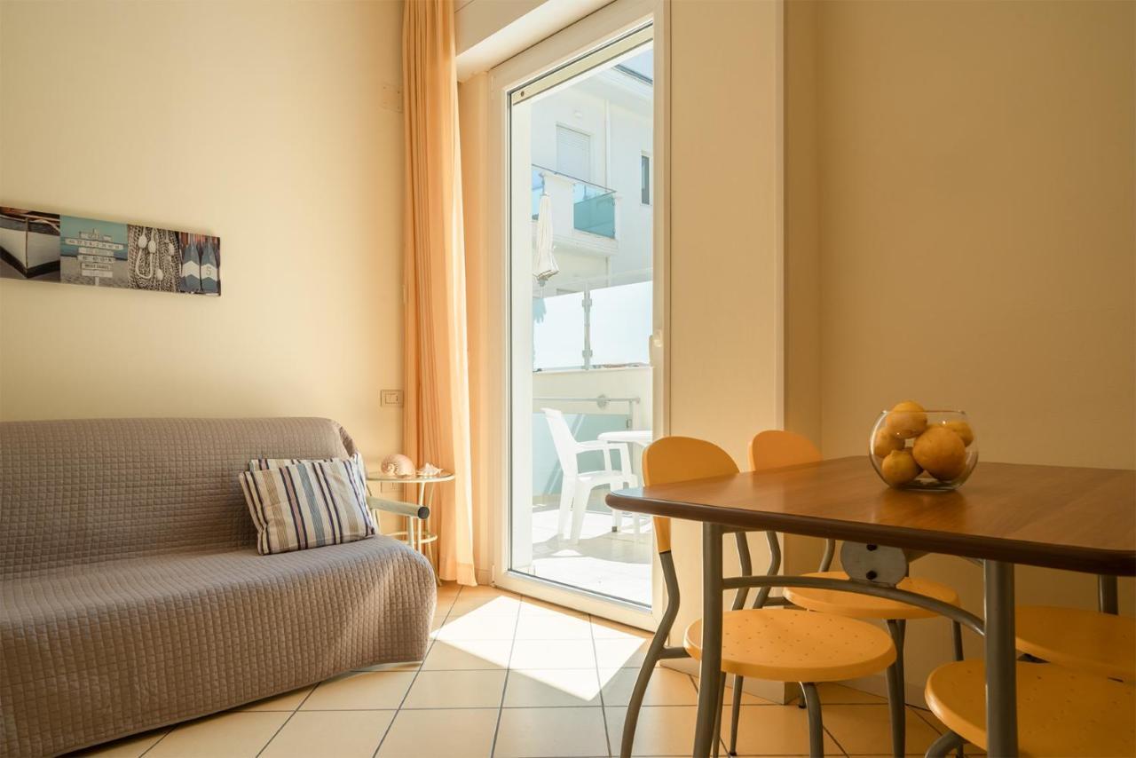 Residence Capitol Cattolica Exterior foto